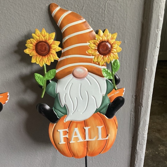 BNWT- Set of 2- FALL Pumpkin Sunflower Gnome- Metal Yard or Lawn Stakes - Picture 5 of 17